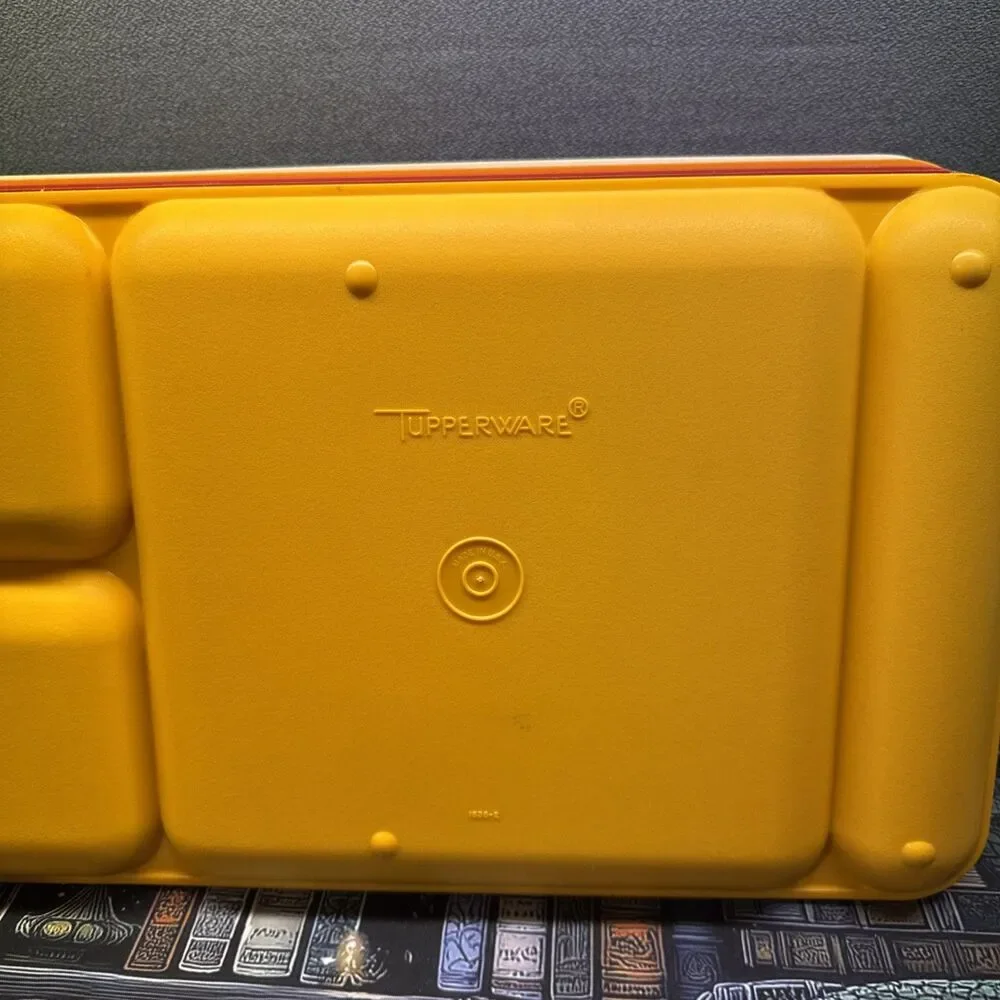 Tupperware vintage set